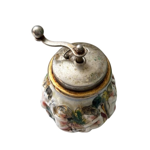 Vintage Capodimonte Cherub Peppermill Grinder Hand Painted Metal Crank Mill - Picture 2 of 9